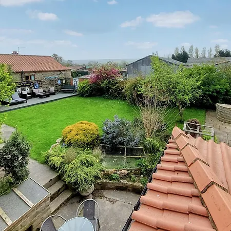 Oakridge * Hinderwell